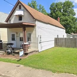 Building Photo - 327 W Missouri St