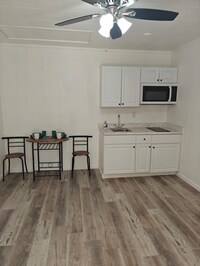 Building Photo - Remodeled Furnished 1Bed/1 Bath Unit in Beatty for Rent (Utilities Included)