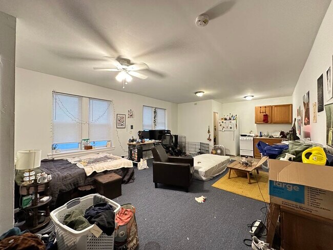 Building Photo - 5710 N Winthrop Ave