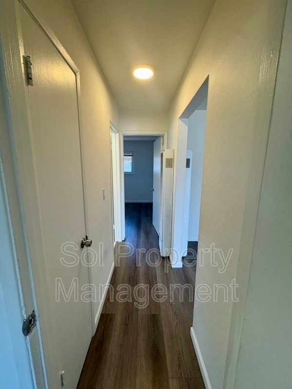 Building Photo - 1053 W Hamilton Ave