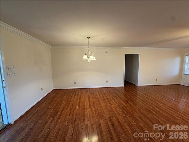 Building Photo - 236 Meadow Oaks Dr