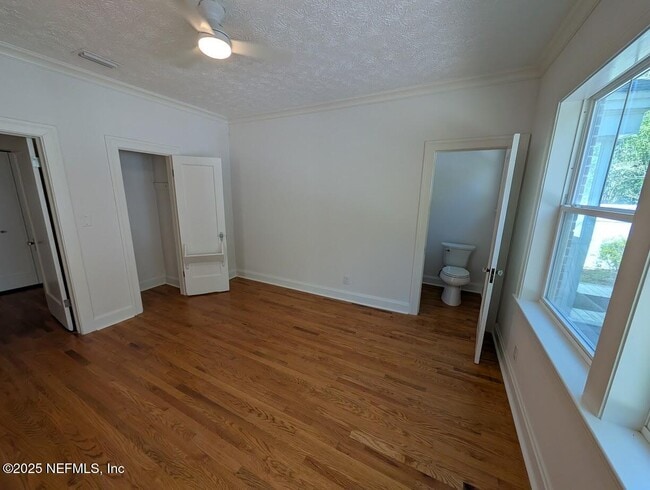 Building Photo - 1429 Azalea Dr