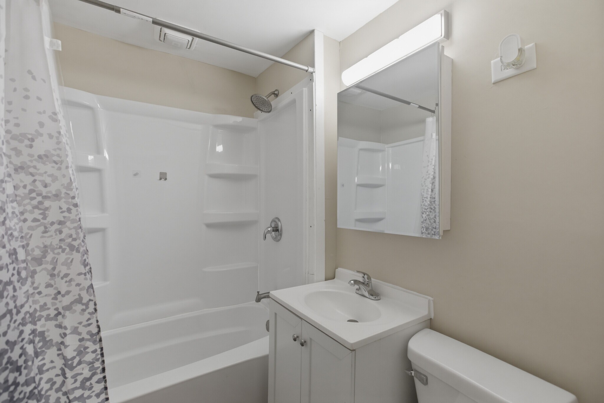 Building Photo - 1752 Drake