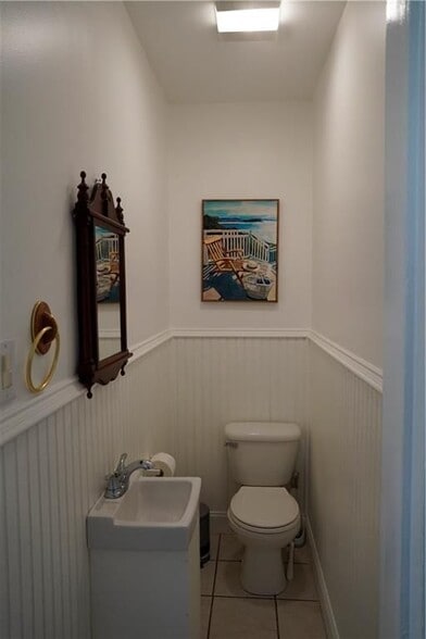 Building Photo - 1358 Narragansett Blvd