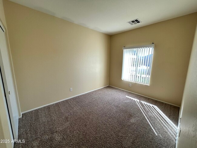 Building Photo - 13768 W Country Gables Dr