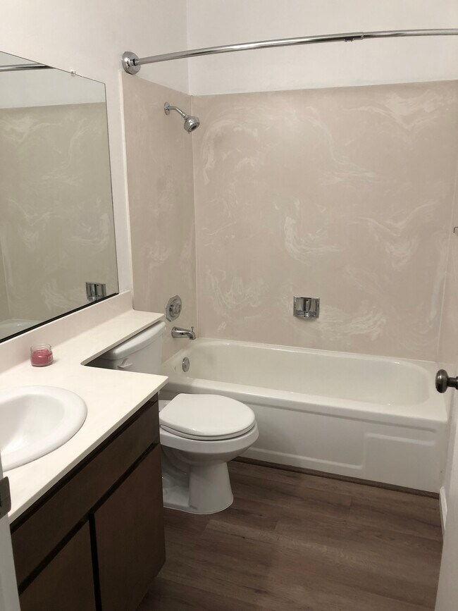 Guest Bathroom - 2405 Deer Tree Ct
