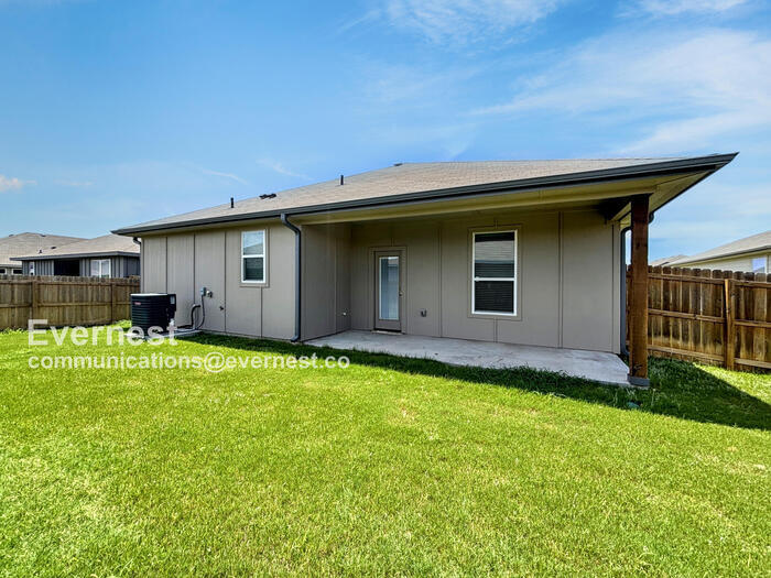 Building Photo - 718 Freedom Cir