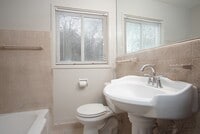 Building Photo - 2B/1B Apartment - $300 OFF 1ST MONTH SPECIAL