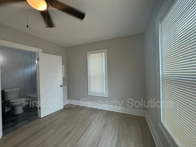 Building Photo - 2141 NW 29th St