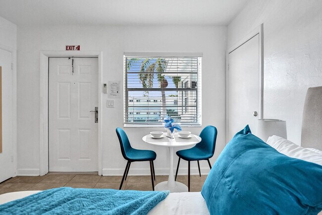 Building Photo - 335 Desoto St