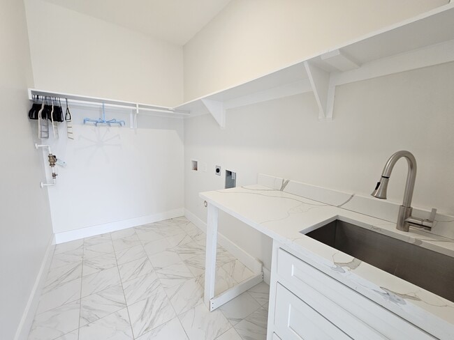 Building Photo - 3400 Pennington Rd