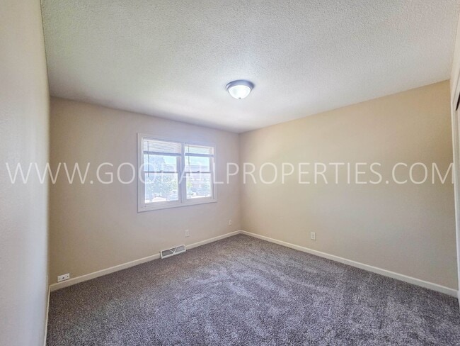 Building Photo - 1116 39th St