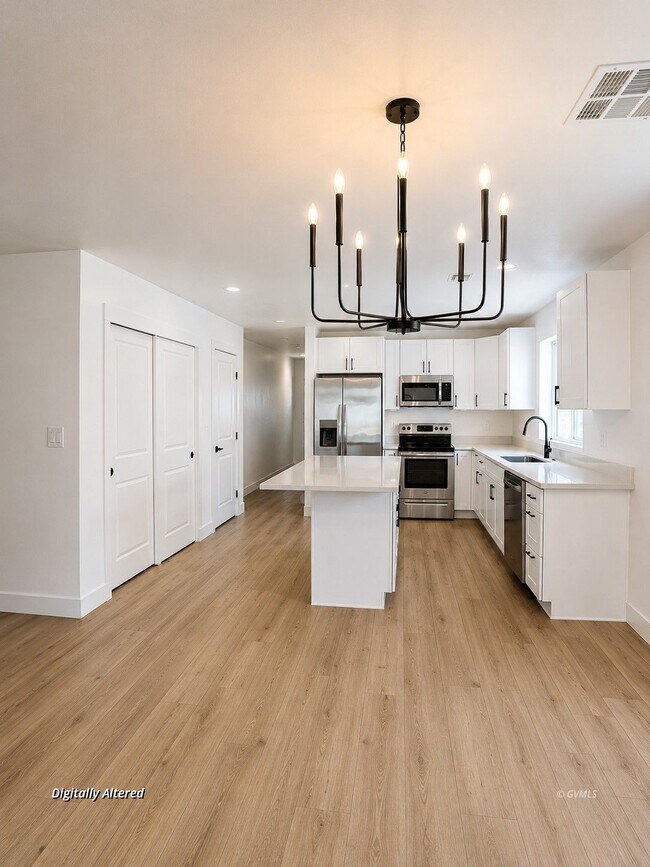 Building Photo - 1600 Kelson Pl