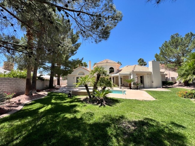 Building Photo - 10 Oaks Guard gated community