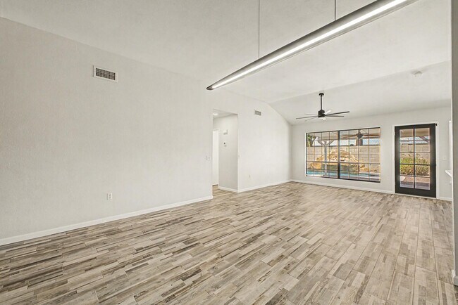 Building Photo - 4812 E Gary St