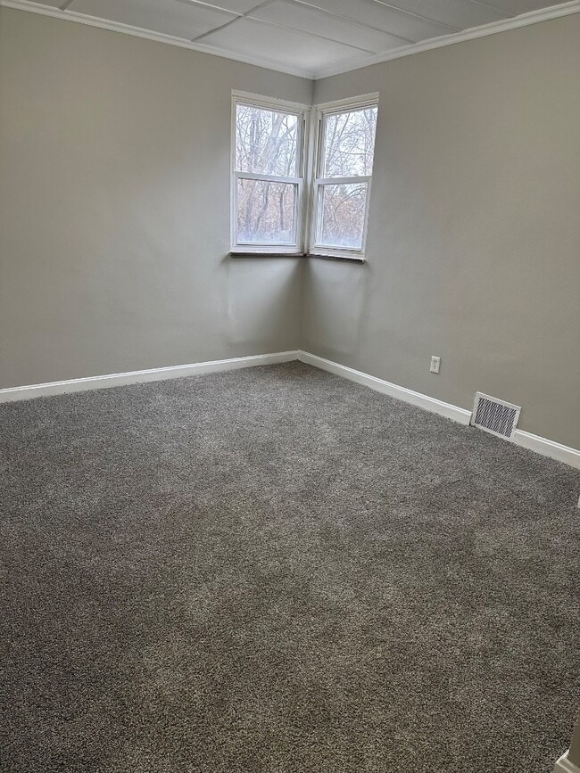 Building Photo - 6044 Mayflower Ave