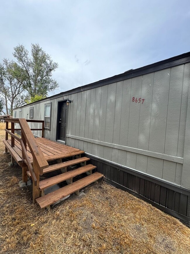 Building Photo - Pet Friendly 2bdrm, 2 bath home in the Cou...