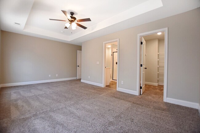 Building Photo - Pet Friendly Four Bedroom!