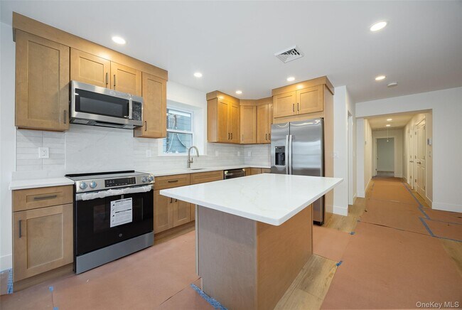 Building Photo - 1 Dean Pl