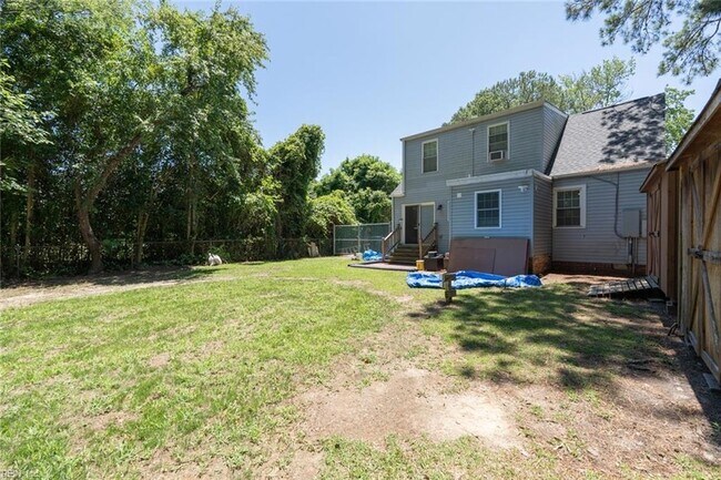 Building Photo - 8065 W Glen Rd