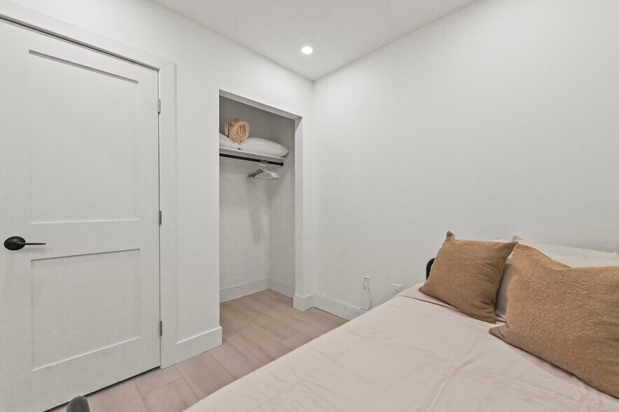 bedroom 3 - 3400 Parker Ave