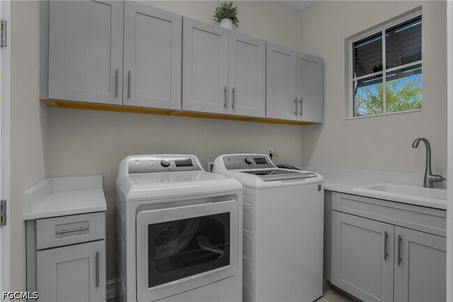 Building Photo - 14870 Blue Bay Cir