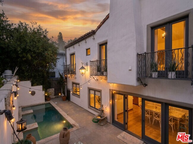 Building Photo - 1407 N Beverly Dr