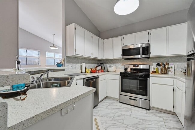 Building Photo - 2503 Howellwood Wy