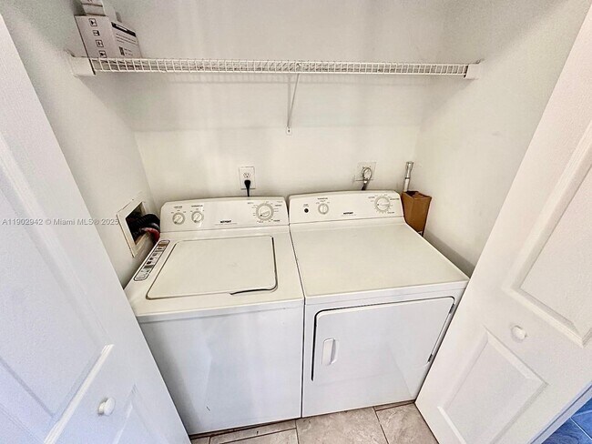 Building Photo - 1721 Village Blvd