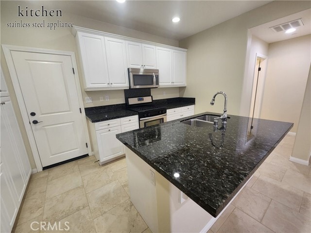 Building Photo - 423 La Floresta Dr