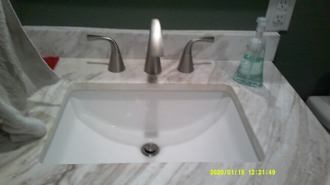 Building Photo - 945 Davis St