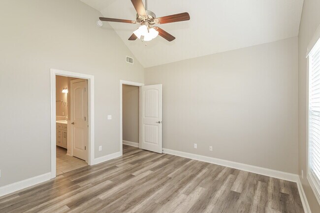 Building Photo - 7819 Ellen Dr