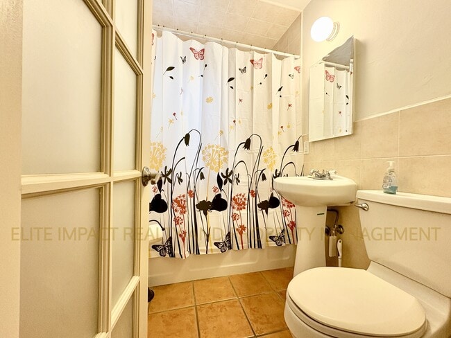 Building Photo - 1723 N Desmond Ln