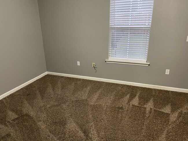 Building Photo - 2866 Waterbrook Way