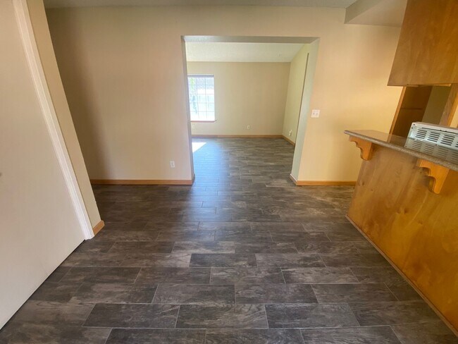 Building Photo - 1275 Peterson Ranch Rd