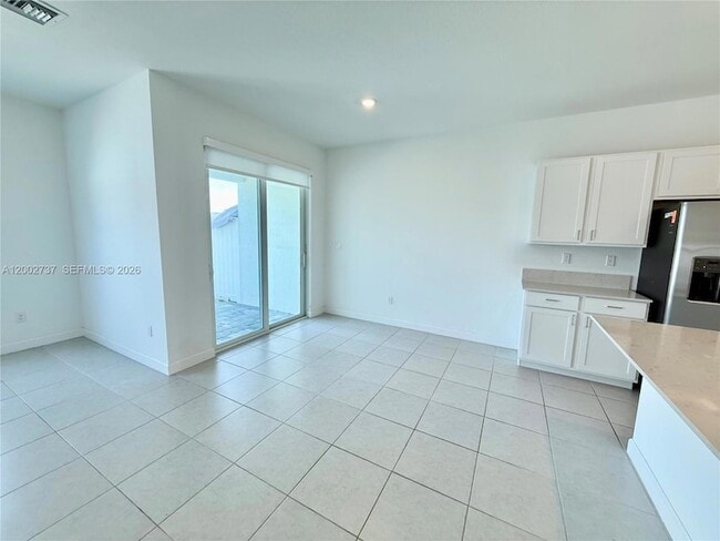 Building Photo - 6939 Harbours Edge Ave