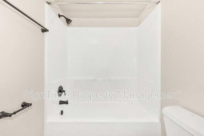 Building Photo - 152 E South St