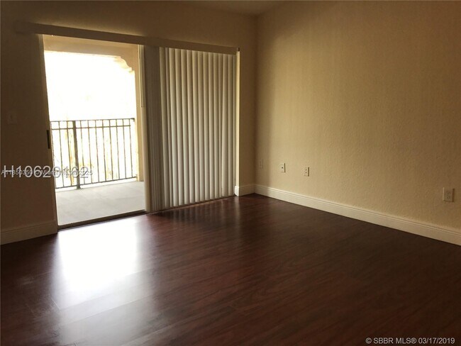 Building Photo - 2520 Centergate Dr