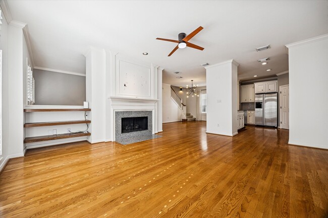 Building Photo - 205 Dennis St