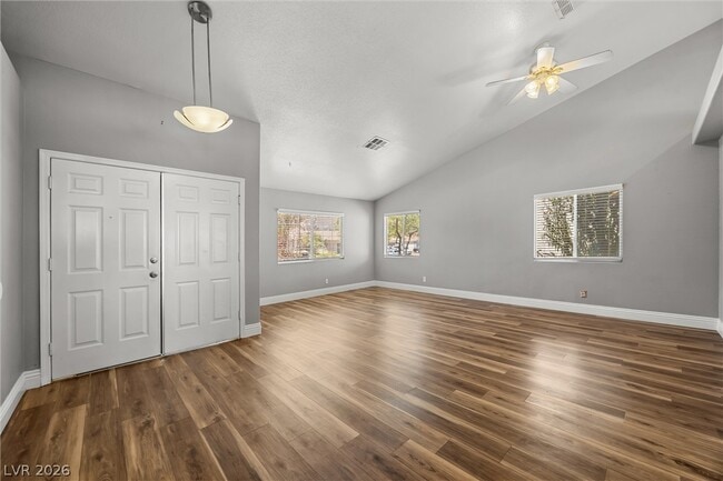 Building Photo - 328 Waterwheel Falls Dr
