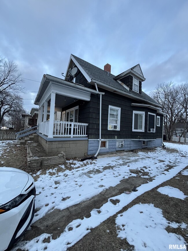 Building Photo - 707 E Nebraska Ave