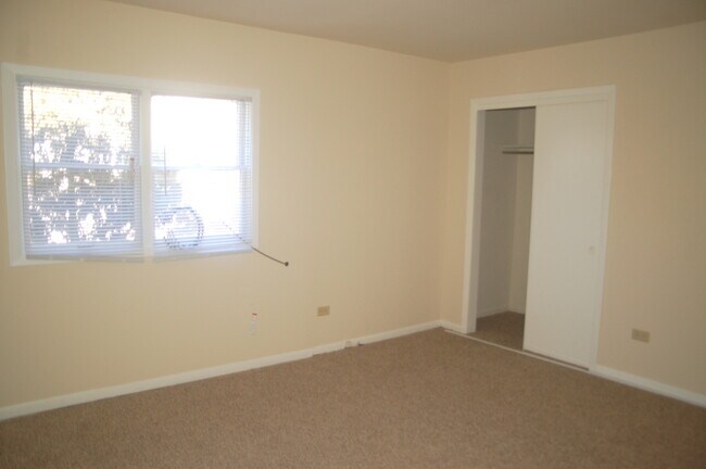 Building Photo - 321 S Jefferson St