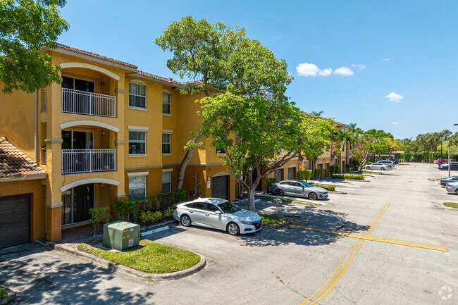 Primary Photo - La Via Condominiums