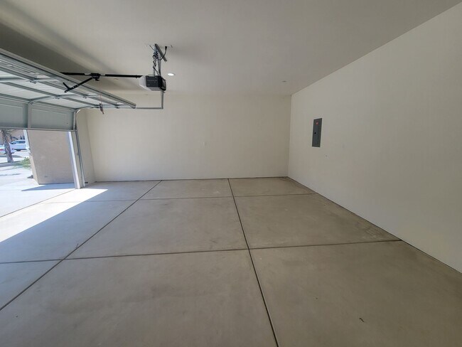 Building Photo - 8418 Grandy St