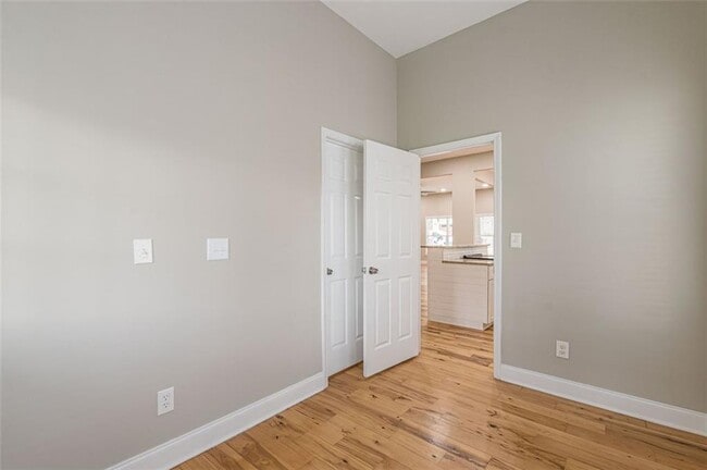 Building Photo - 3362 Colville Ave