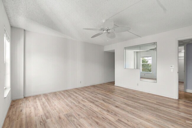Building Photo - 950 Ponce De Leon Rd