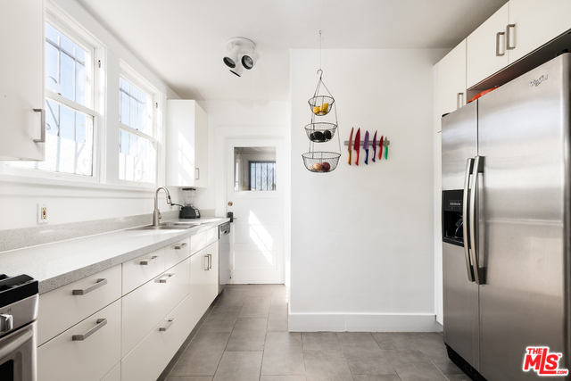 Kitchen w/ Dishwasher and all appliances - 2955 8th Ave