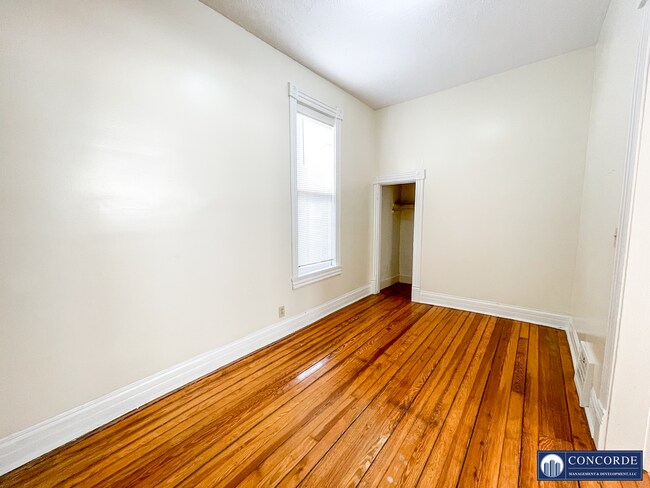 Building Photo - 930 F St