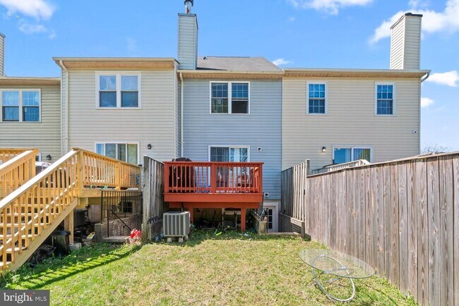 Building Photo - 2125 Cedar Barn Way