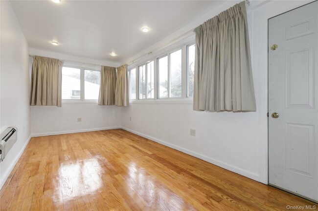 Building Photo - 4623 Arcadia Ln